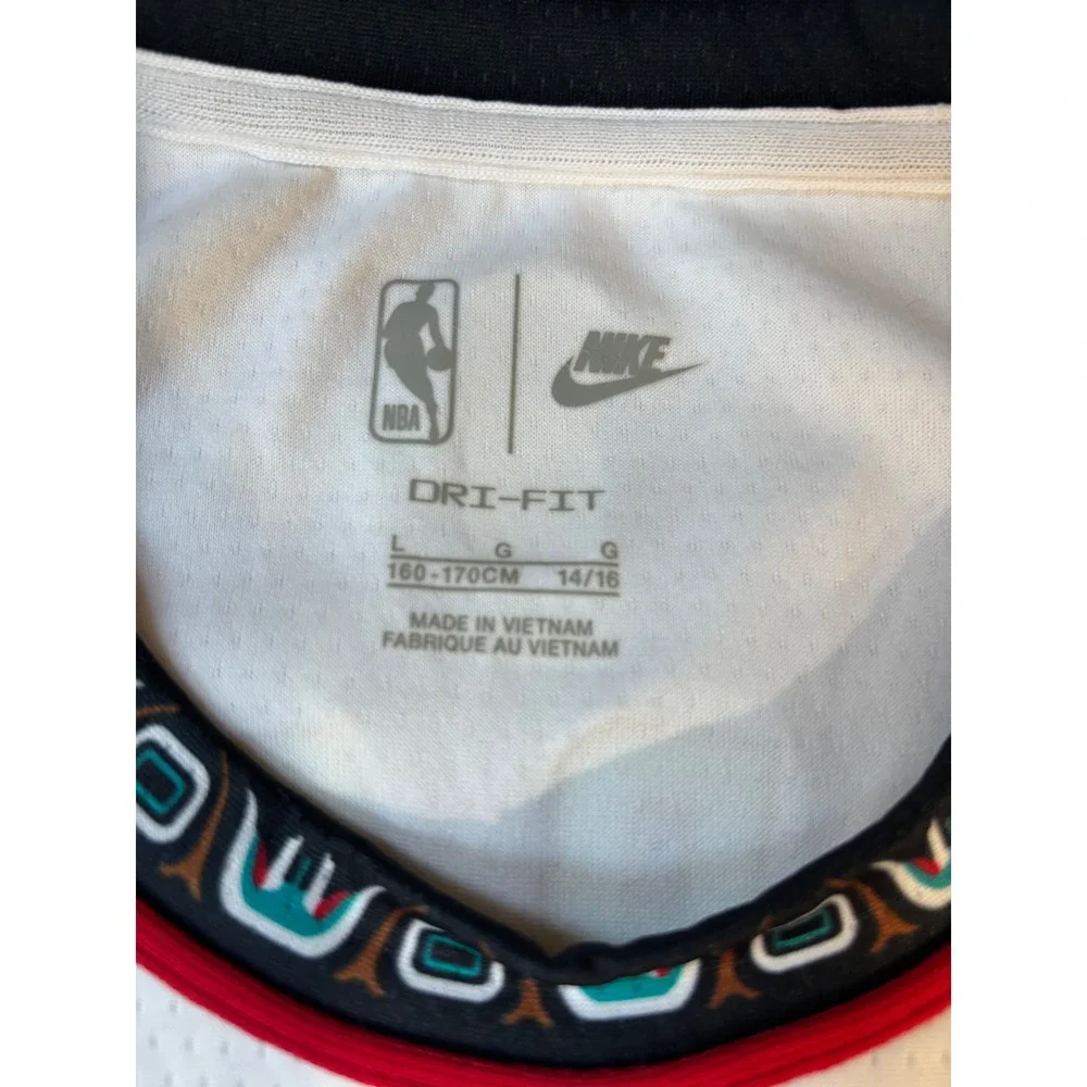 Nike Ja Morant Memphis Grizzlies Vancouver Classic Edition Jersey Youth Large 12